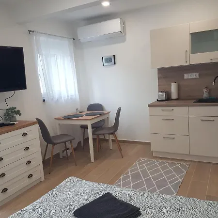 Bl Apartment